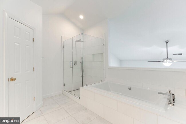 Building Photo - 6021 Riddle Walk