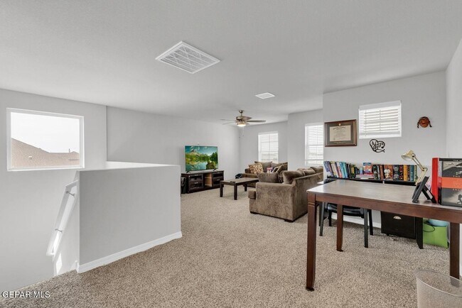 Building Photo - East El Paso 4 bed Refrig A/C