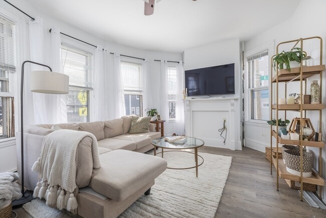 Primary Photo - 155 L St