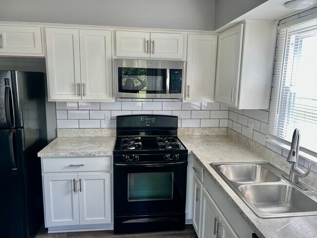 Kitchen - 155 Laurie St