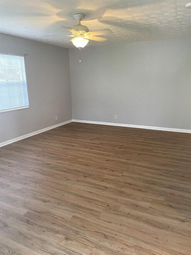 Building Photo - 215 Covino Ave