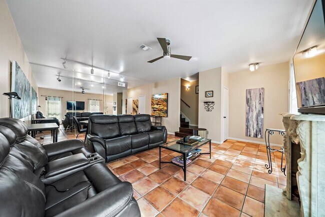 Building Photo - 7382 Regency Square Ct
