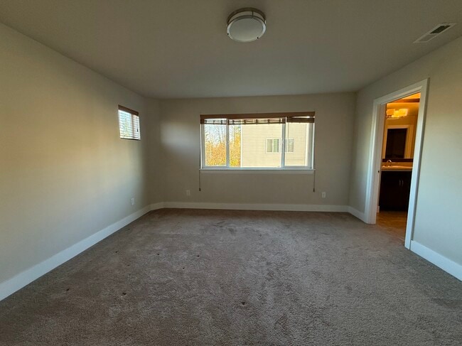 Building Photo - 13217 23rd Dr SE