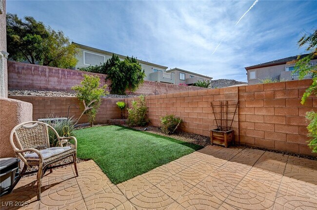 Building Photo - 229 Serenity Crest St