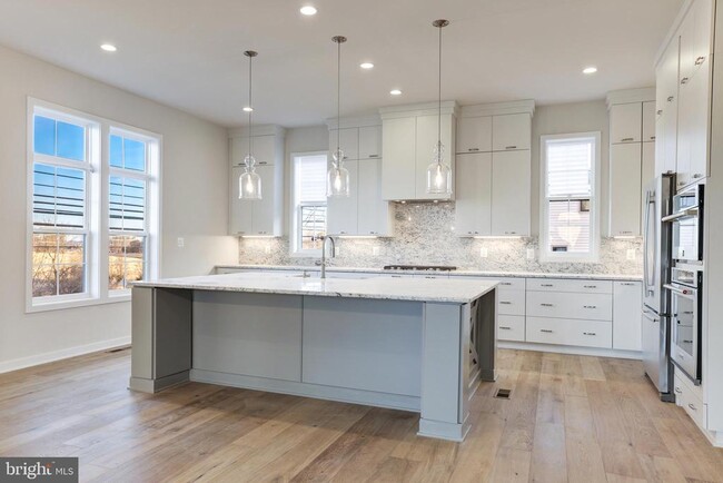 Building Photo - 43920 Ludwell Farm Square