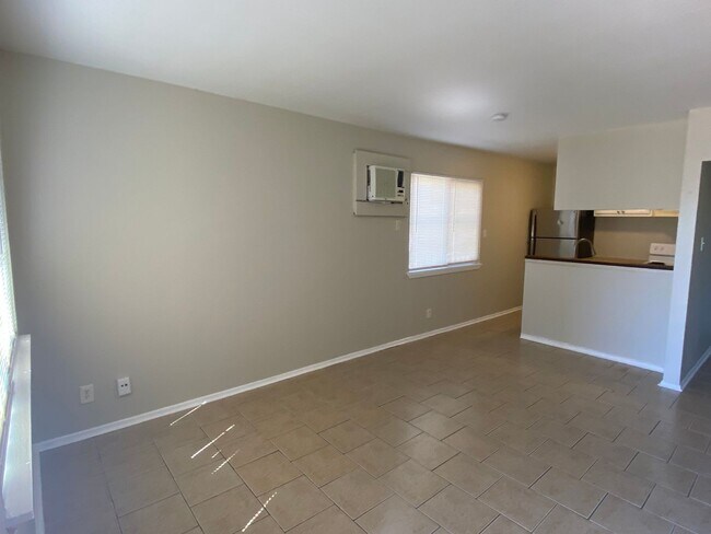 Building Photo - 7131 Glen Terrace