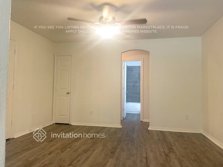 Building Photo - 8518 Sports Haven Dr