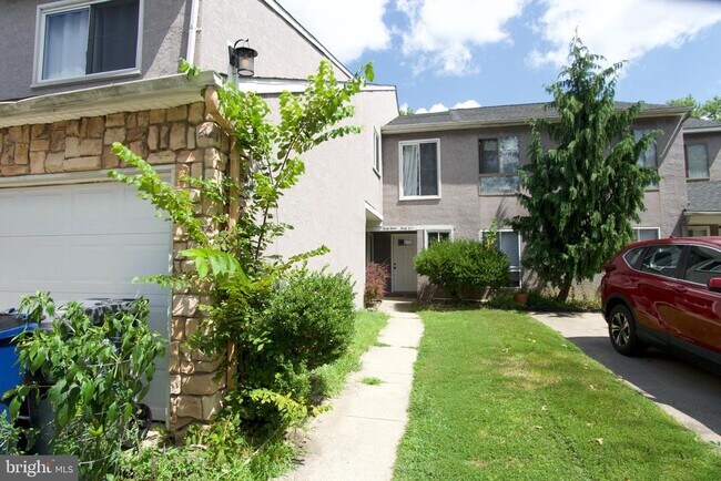 Primary Photo - 45 Buttonwood Rd