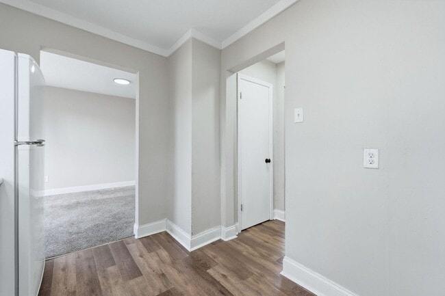 Building Photo - 3-Bedroom w/ New Kitchen Appliances