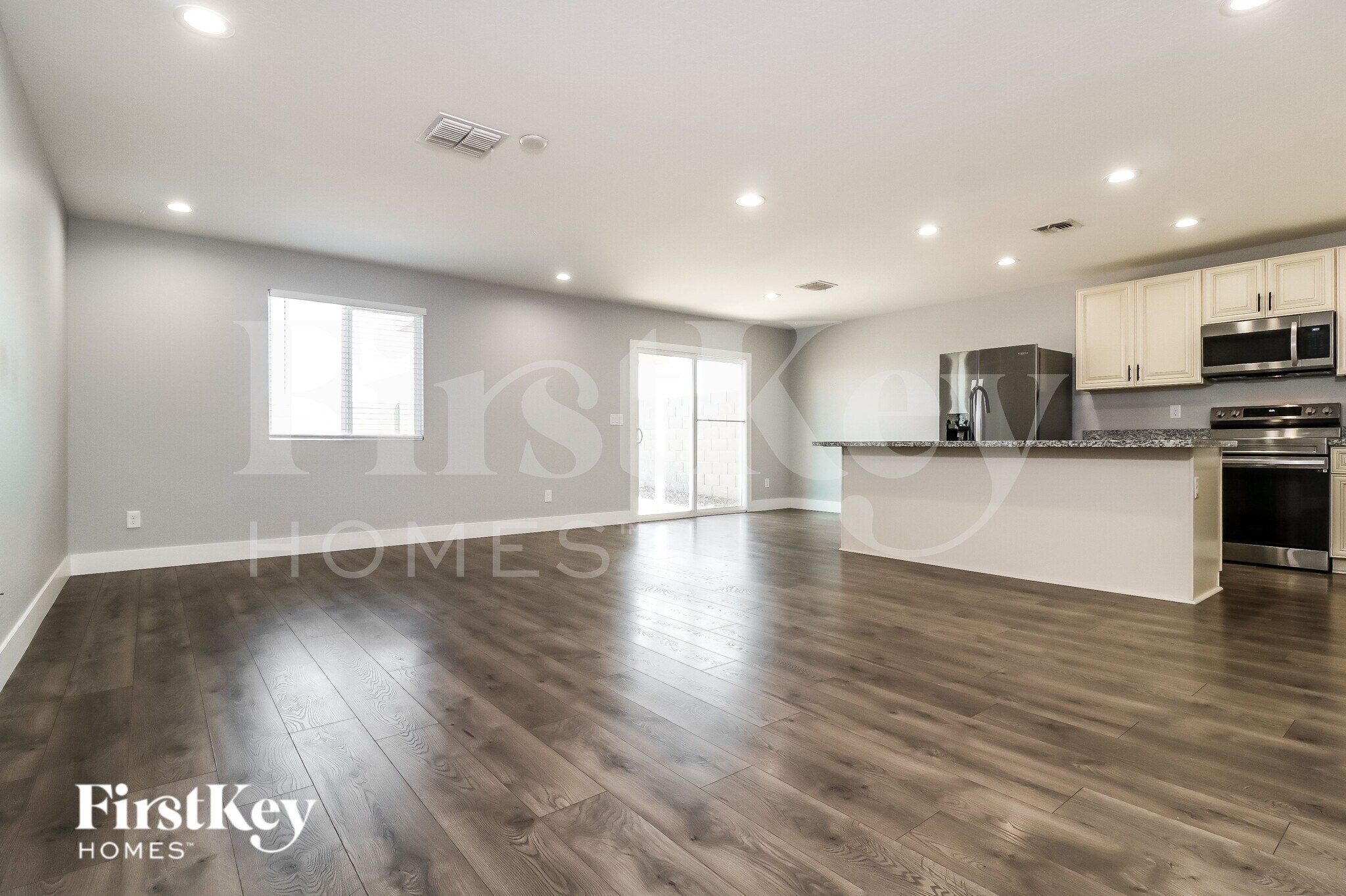 Building Photo - 3858 W Tamarisk Ave