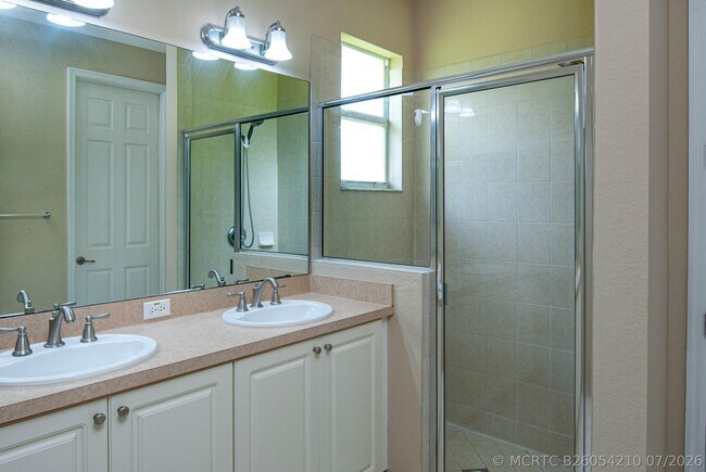 Building Photo - 9851 E Verona Cir