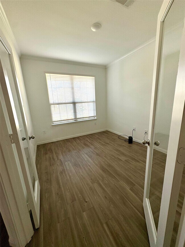 Building Photo - 1309 Grass Bnd Dr