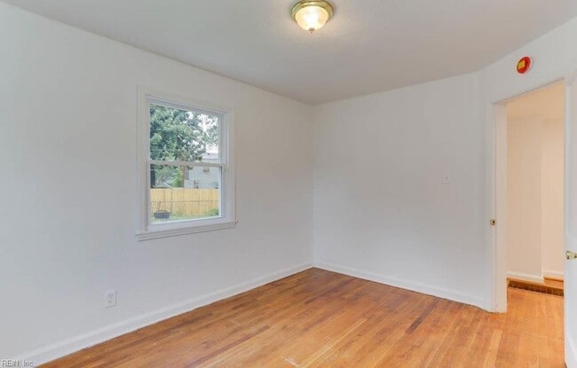 Building Photo - 7725 Fayver Ave