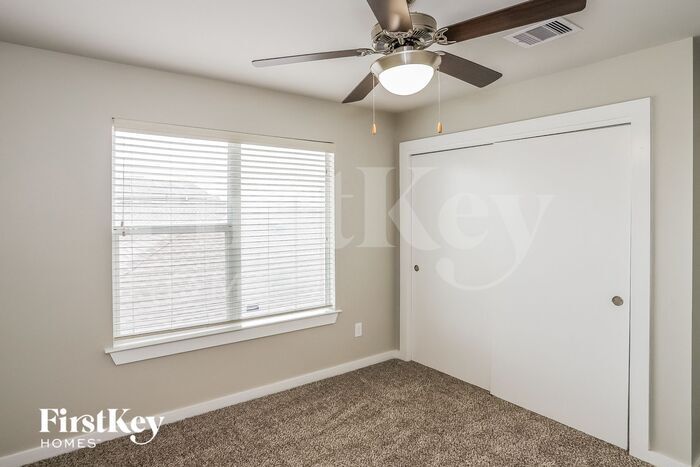 Building Photo - 4327 Darter St