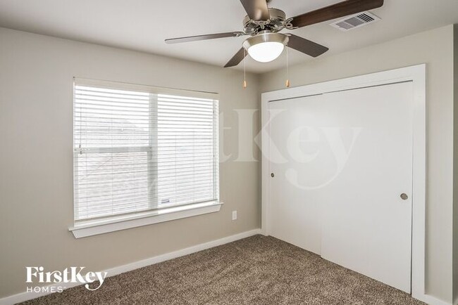 Building Photo - 4327 Darter St