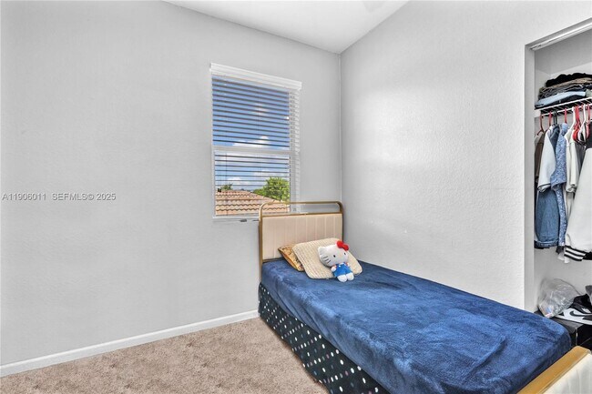 Building Photo - 2190 SE 2nd St