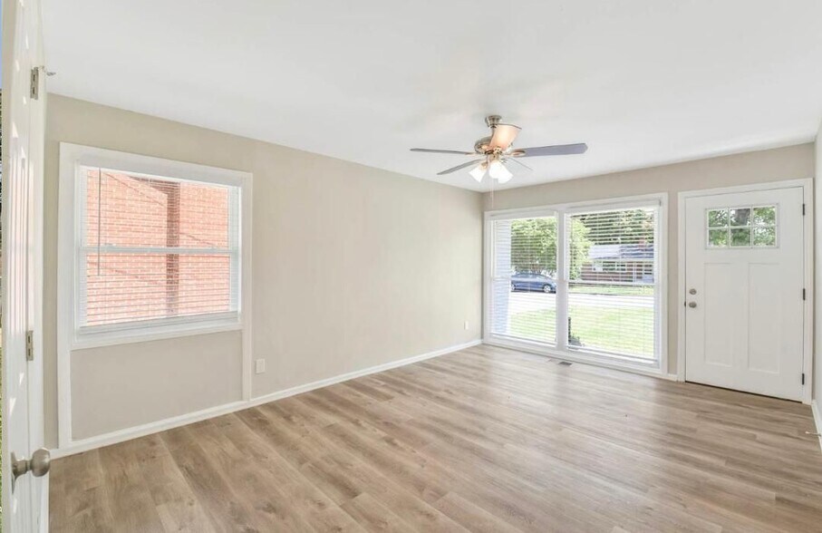 Building Photo - 1841 Haines St