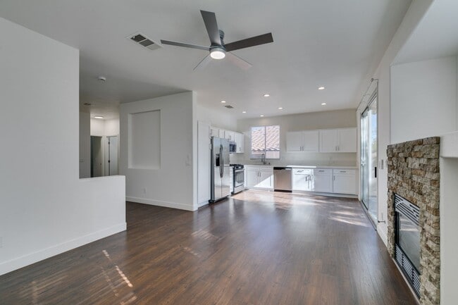 Building Photo - 2-Story Home  3 bedroom 2 bath in Summerlin