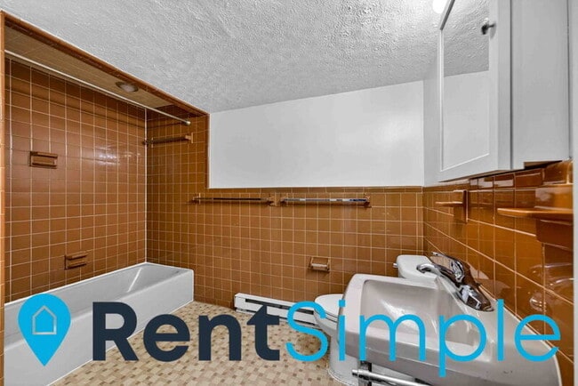 Building Photo - 205 McConkey St