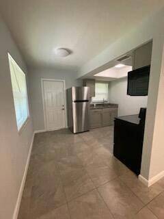 Building Photo - 747 S Swinton Ave