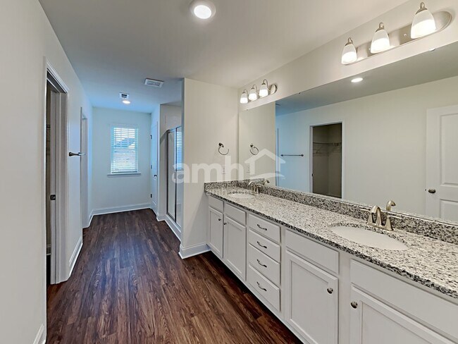 Building Photo - 2409 Garrett Prk Dr