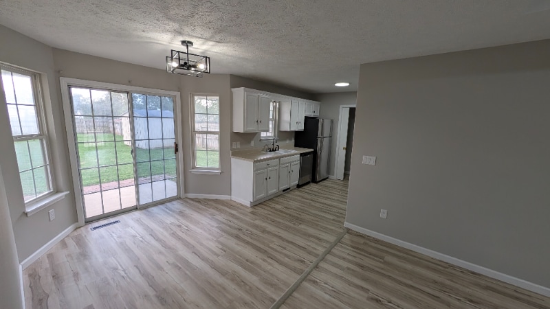 Building Photo - 2302 W Olive St