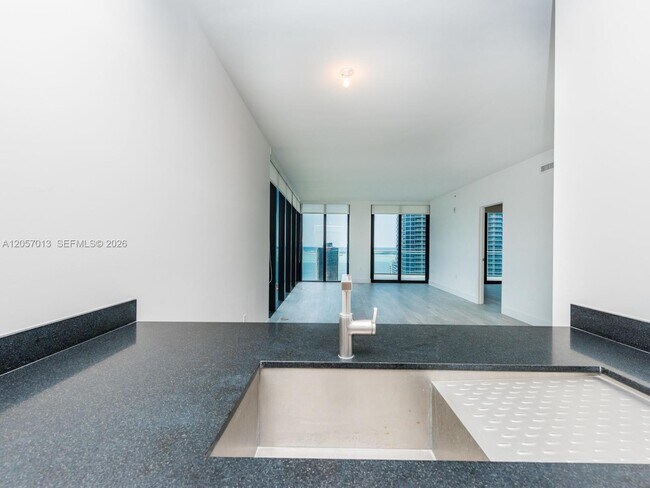 Building Photo - 1010 Brickell Ave