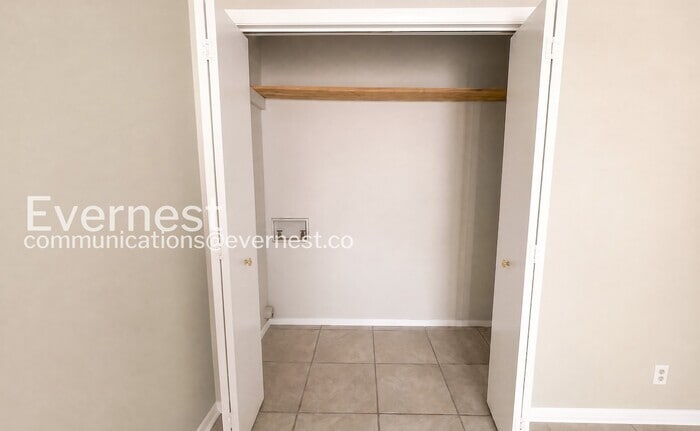Building Photo - 5114 Linbar Dr
