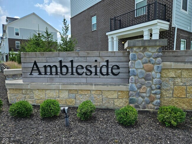 Building Photo - 1728 Blenker Dr