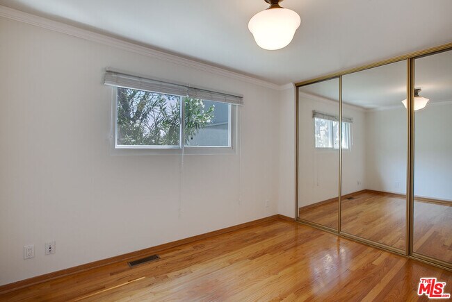 Building Photo - 2534 7th St