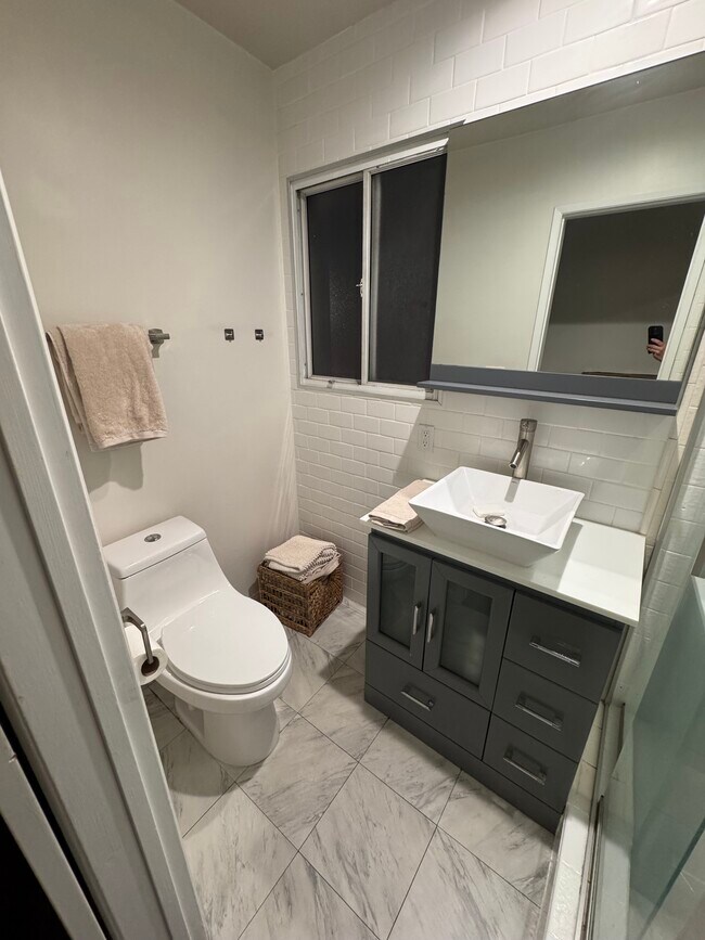 Building Photo - 137 27th St