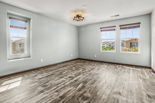 Building Photo - 1225 Los Olivos Street