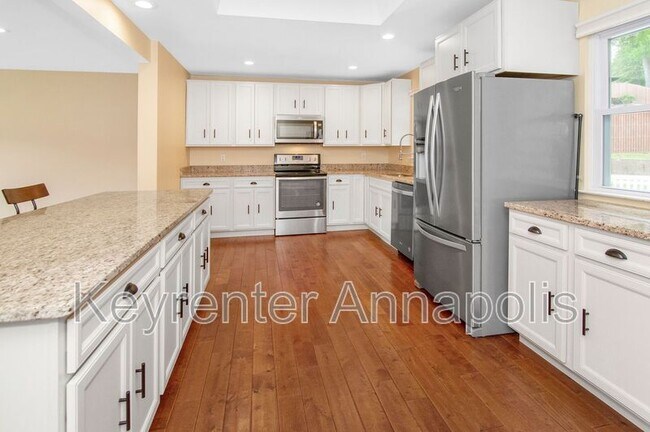 Building Photo - 840 Valentine View