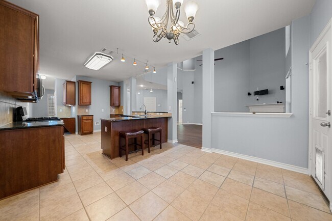 Building Photo - Amazing Pool. stunning 5bed, 3bath, 3Car G...