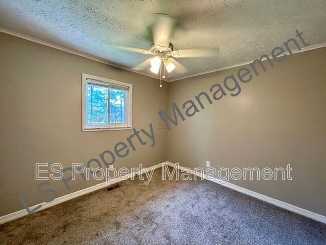 Building Photo - 2464 Tansel Rd