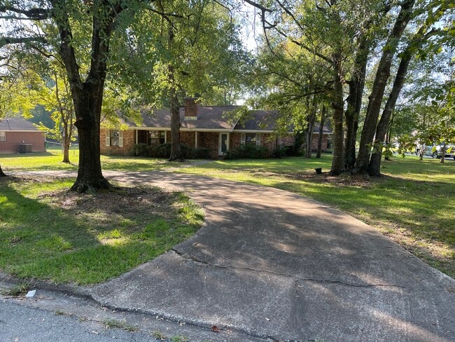 Primary Photo - 183 Heatherwood St