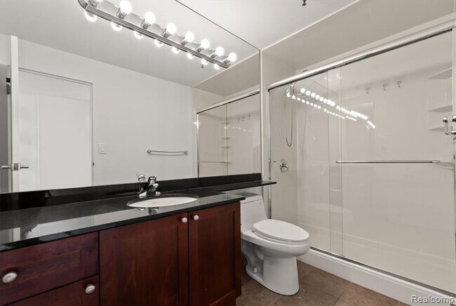 Building Photo - 300 Riverfront Dr