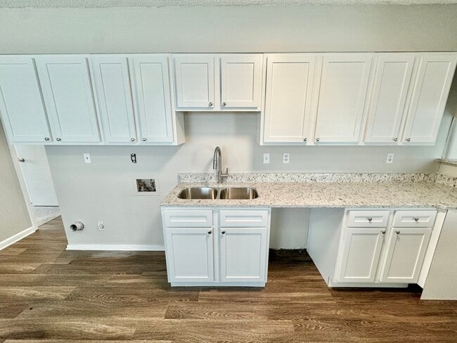 Building Photo - 4627 Buffer Dr