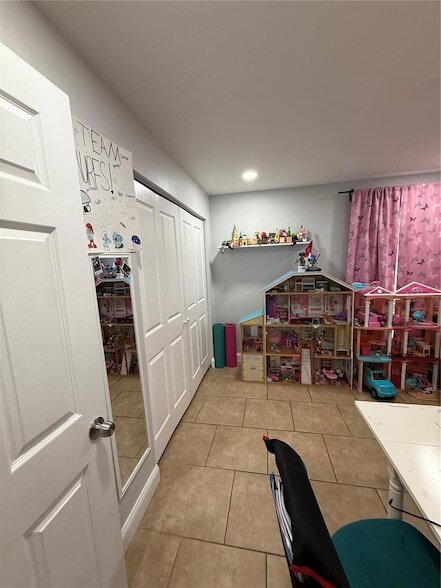 Building Photo - 4413 Ridgeline Cir