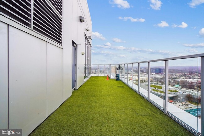 Building Photo - 930 Rose Ave