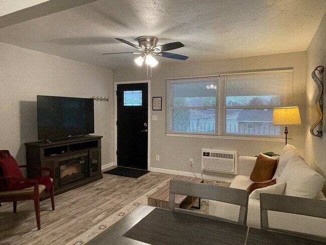 Building Photo - 915 W Weiland Ave