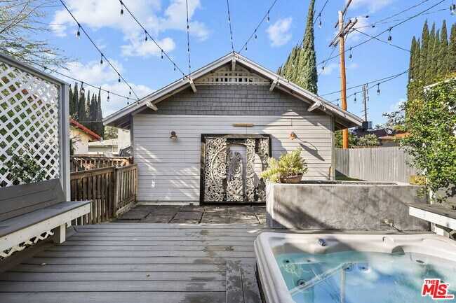 Building Photo - 1453 Hepner Ave