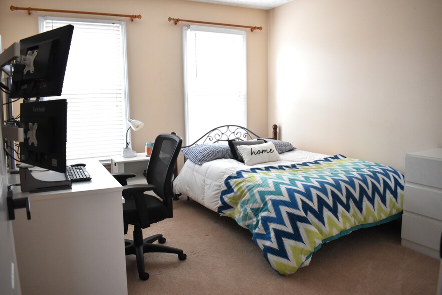 Guest Bedroom 2 - Bed - 2103 Chatou Pl NW