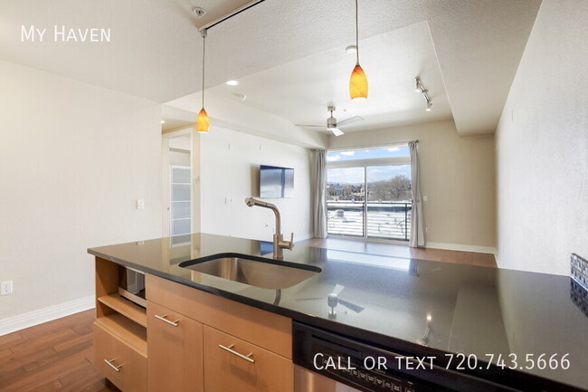 Building Photo - Amazing apartment in Jefferson Park with v...