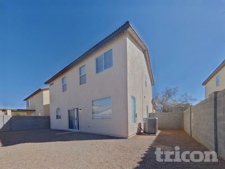 Building Photo - 2640 S 89th Ave