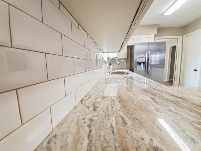 Building Photo - 28903 Twisted Oak Dr