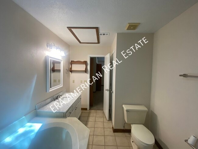 Building Photo - 19 Winfield Way