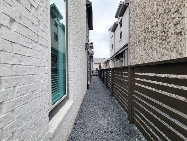 Building Photo - 19730 Riverbed Ln