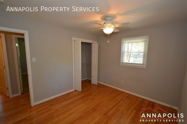 Building Photo - 556 Arundel Dr