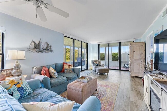 Building Photo - 7370 S Ocean Dr